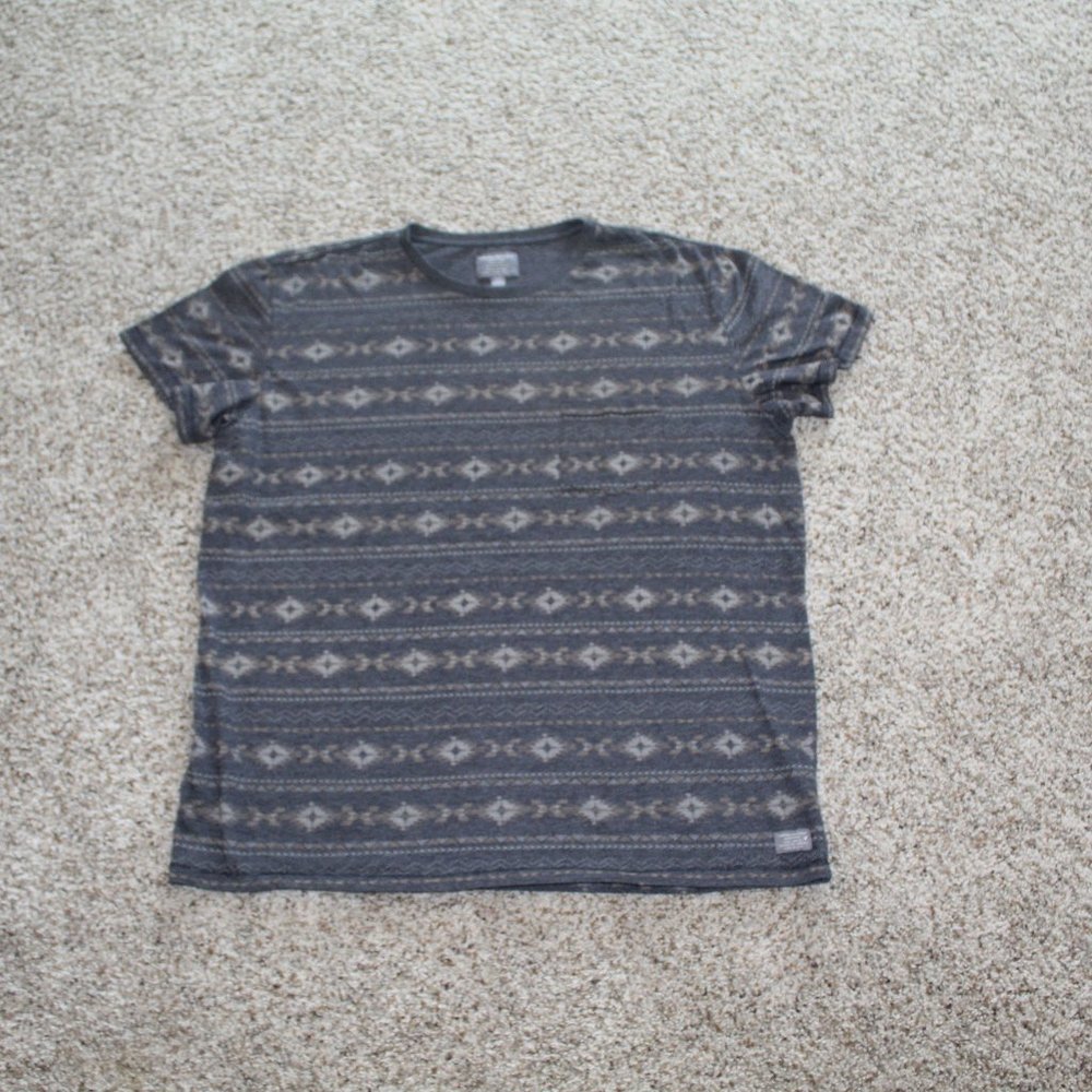 American Eagle Men's Shirt Size XL
